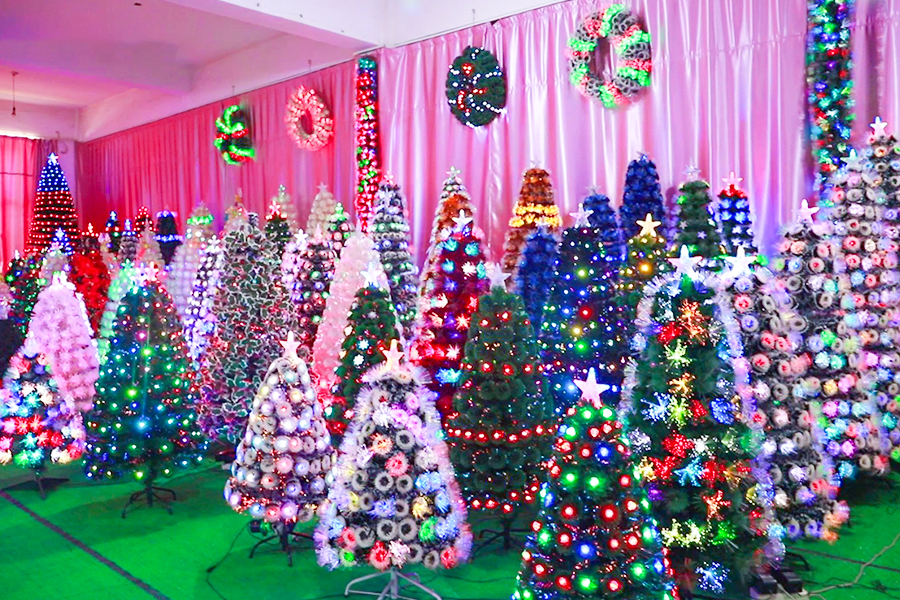 An aesthetic exploration of artificial colored Christmas trees in interior design