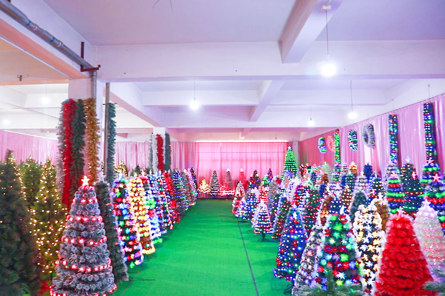 Artificial Christmas Tree Factory: Crafting Quality Holiday Magic